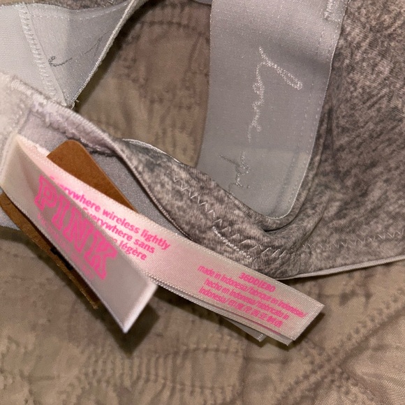 NWT VS PINK wear everywhere wireless bra - Picture 5 of 6
